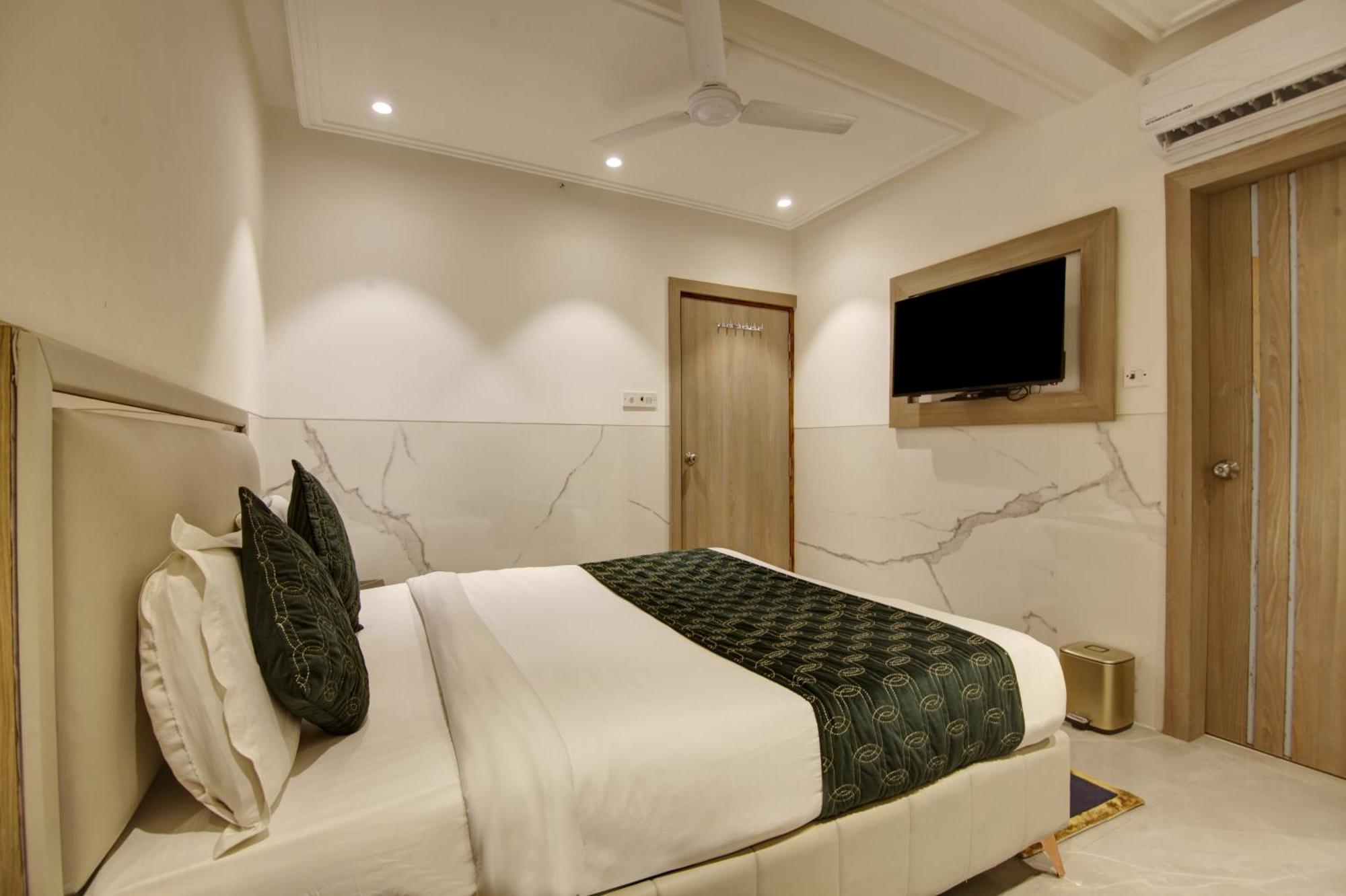 Hotel International Inn By Star Group - Near Delhi Airport New Delhi Exteriör bild
